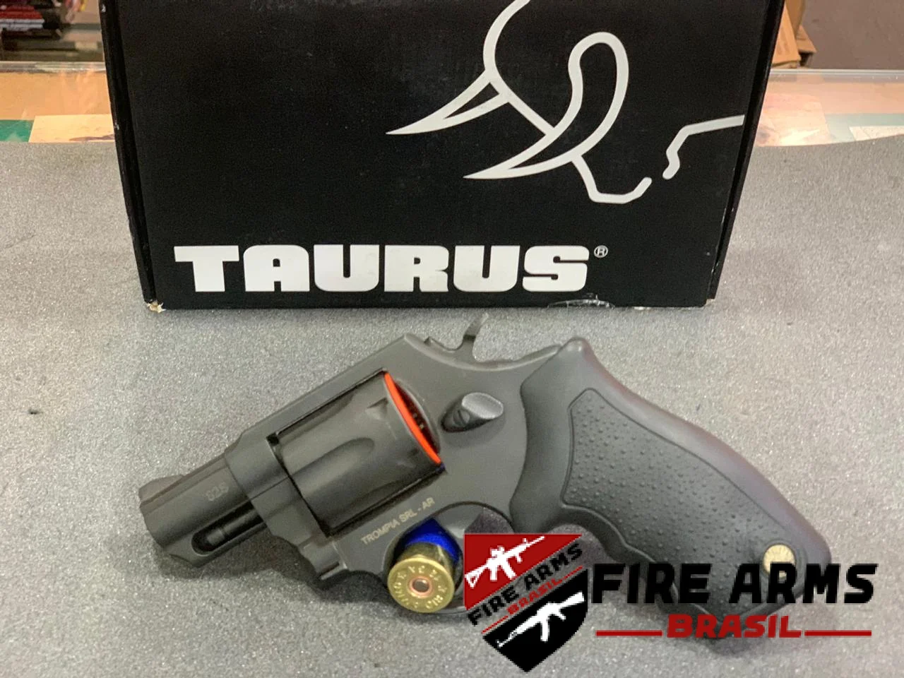 Revólver Taurus 817 Inox 7 tiros 2 Polegadas Calibre 38 